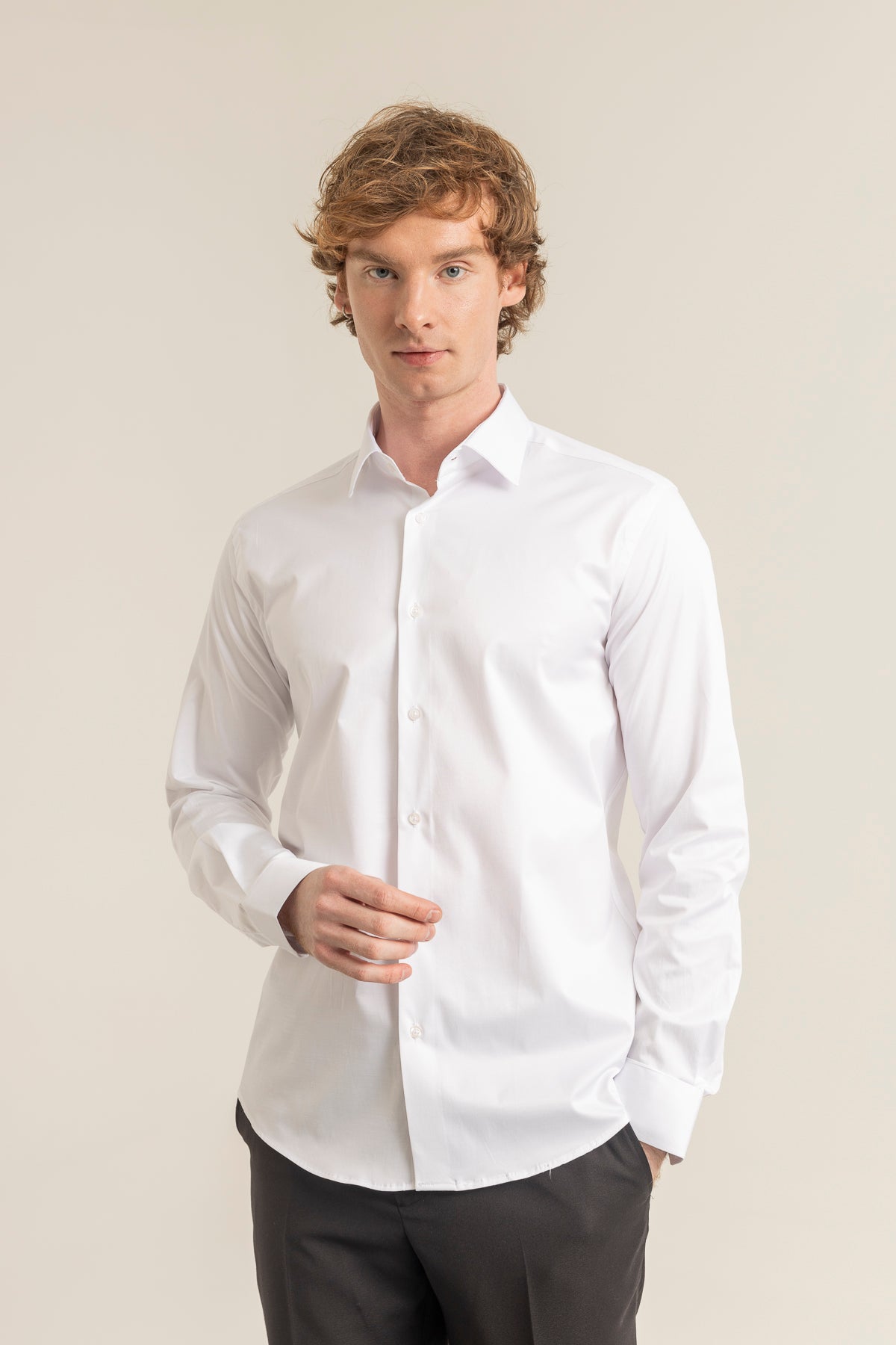 Beyaz %100 Pamuk Saten Non-Iron Ütü İstemeyen Casual Cepsiz Modern Fit Gömlek