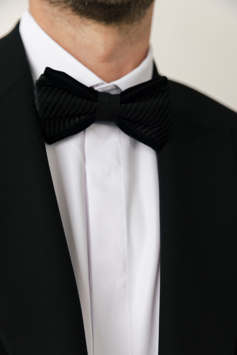 Beyaz Damatlık Ata Yaka Gizli Düğme Modern Fit Duble Manşet Papyon Hediyeli Gömlek