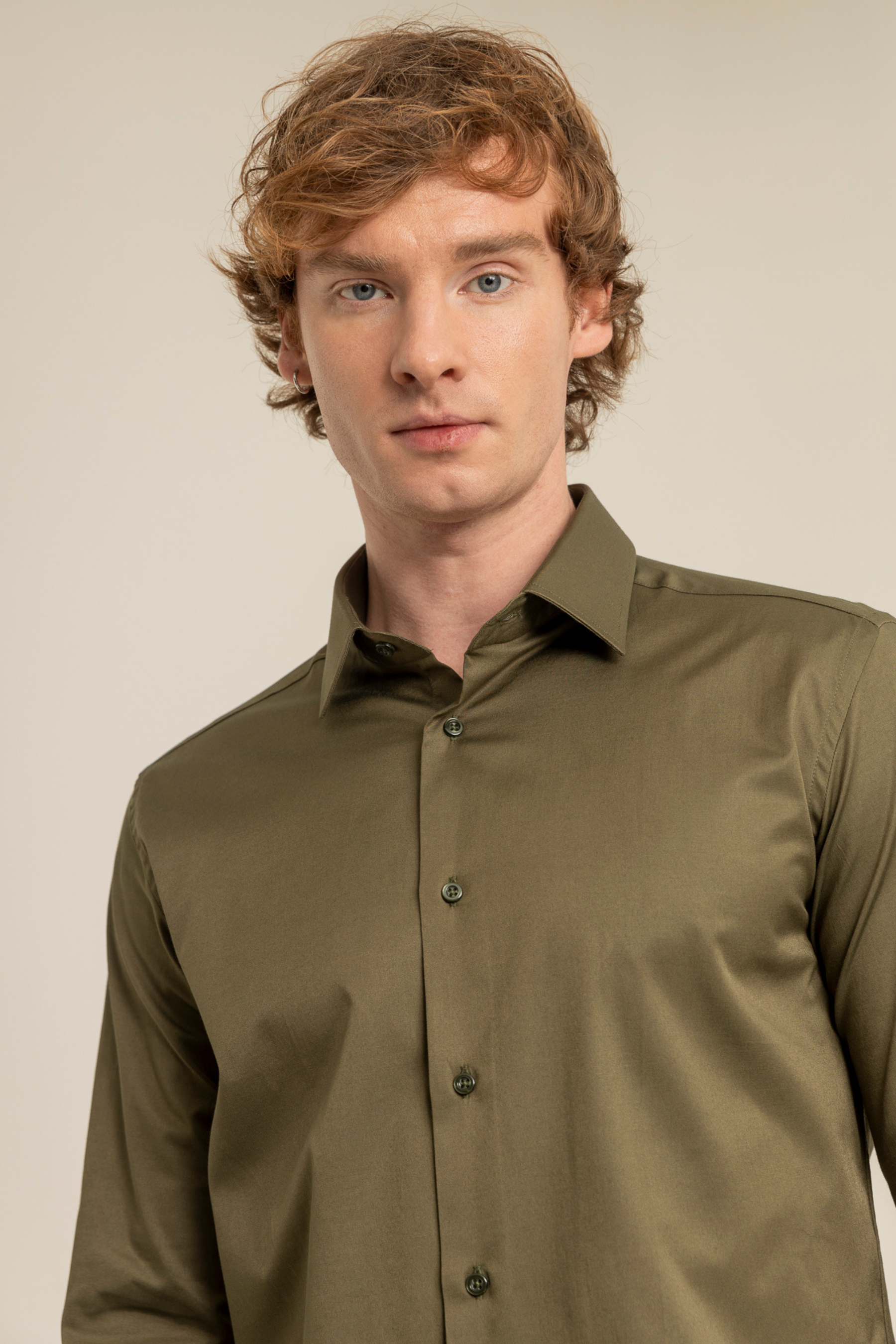 Haki %100 Pamuk Saten Non-Iron Ütü İstemeyen Casual Cepsiz Modern Fit Gömlek