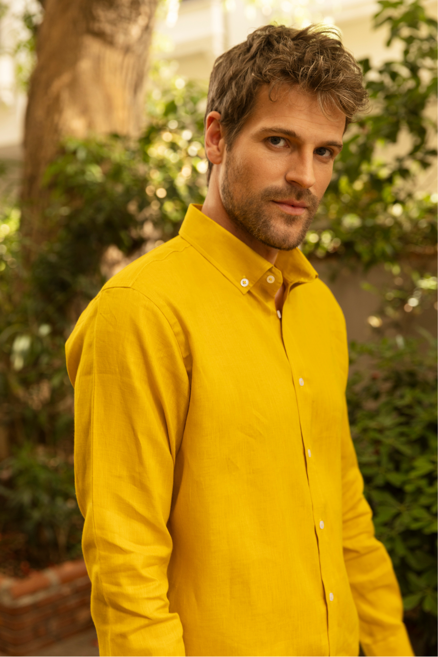 Hardal %100 Keten Düğmeli Yaka Casual Modern Fit Cepsiz Gömlek