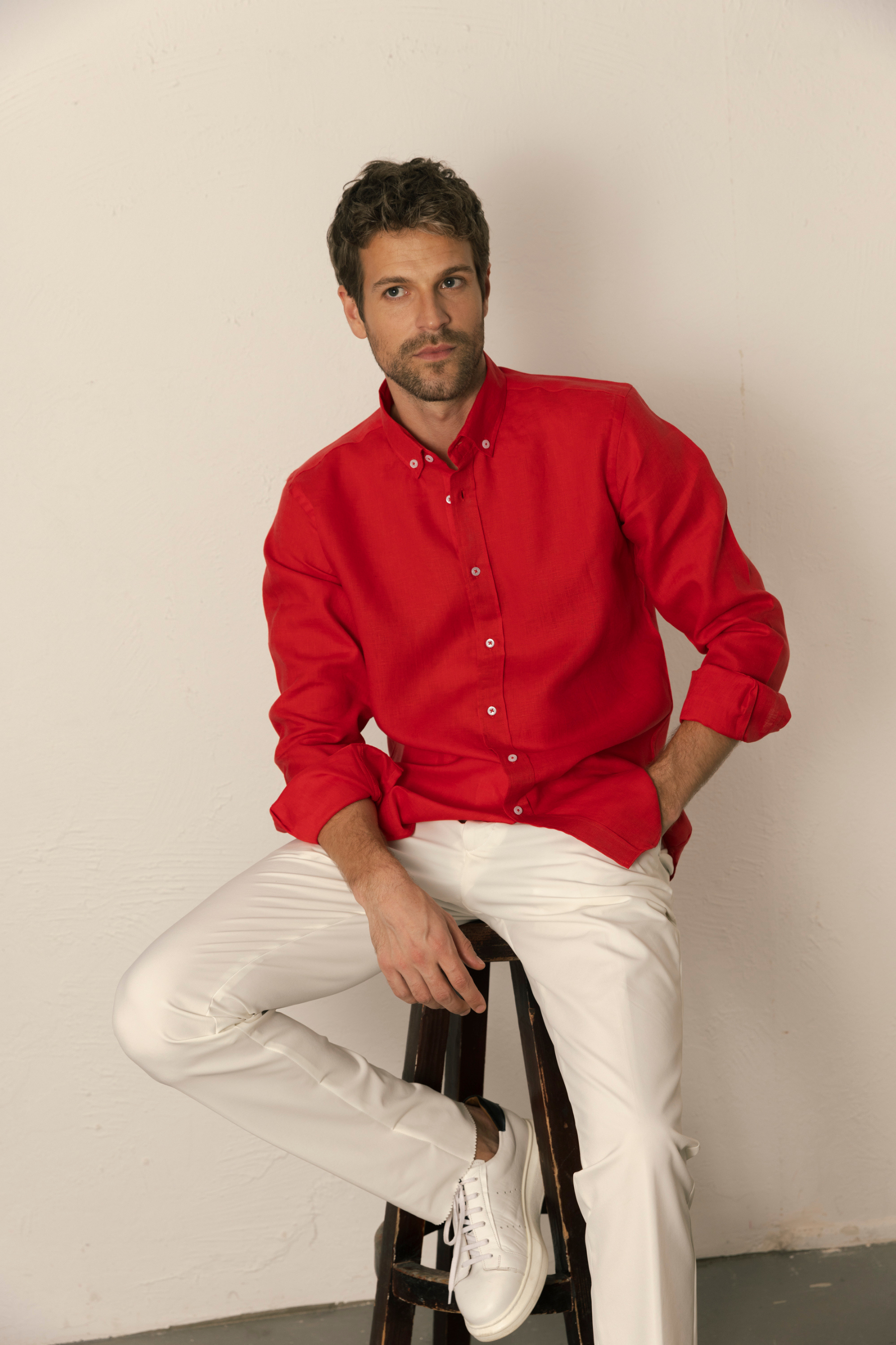 Kırmızı %100 Keten Düğmeli Yaka Casual Modern Fit Cepsiz Gömlek